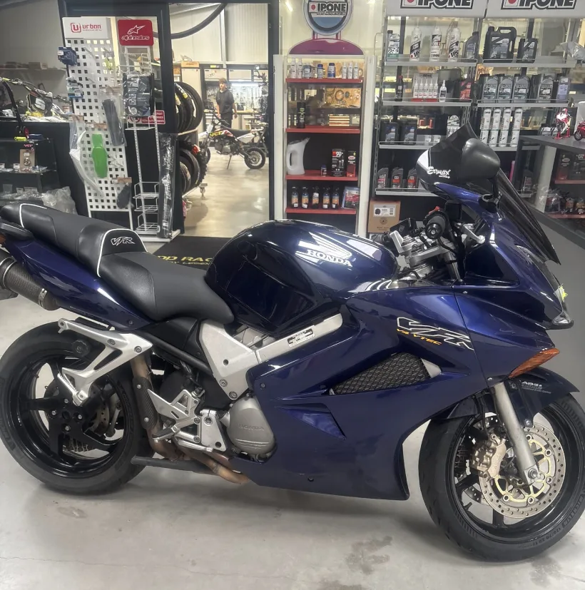 Dd Racing By Legend Motor Magasin De Motos Et Quads A Vierzon 800VFR Annee 2004 510910Kms Prix 4490E 1 1